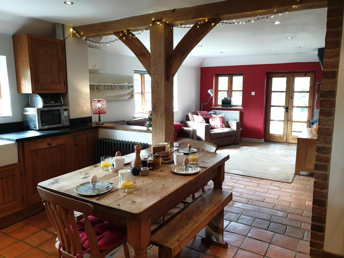 Delightful Cottage On The River Adur Close To Brighton & The Downs No Dogs Sorry Upper Beeding Exterior foto