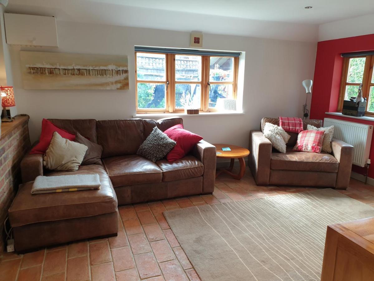 Delightful Cottage On The River Adur Close To Brighton & The Downs No Dogs Sorry Upper Beeding Exterior foto