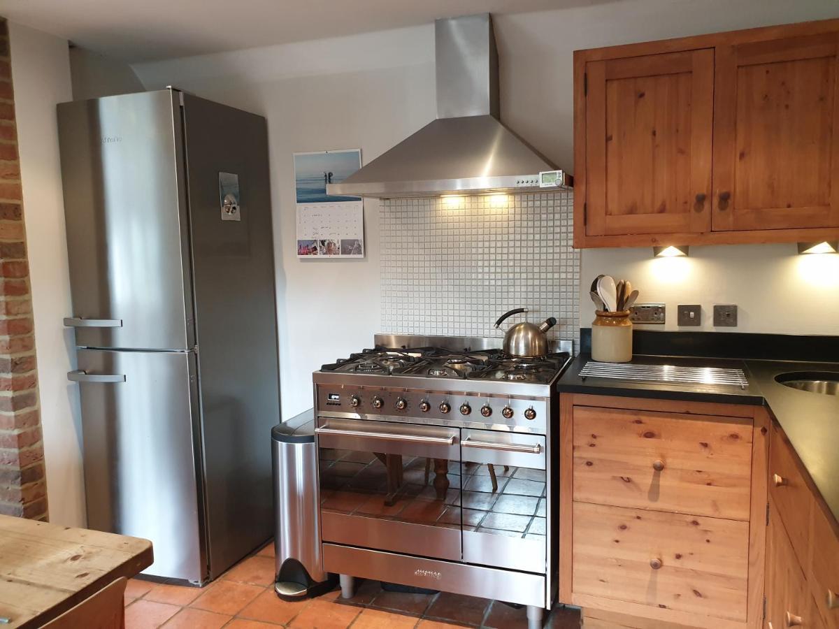 Delightful Cottage On The River Adur Close To Brighton & The Downs No Dogs Sorry Upper Beeding Exterior foto